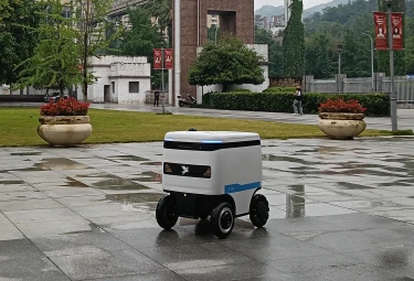 Робот-доставщик Speedybot стал самым загруженным курьером кампуса в университетах
